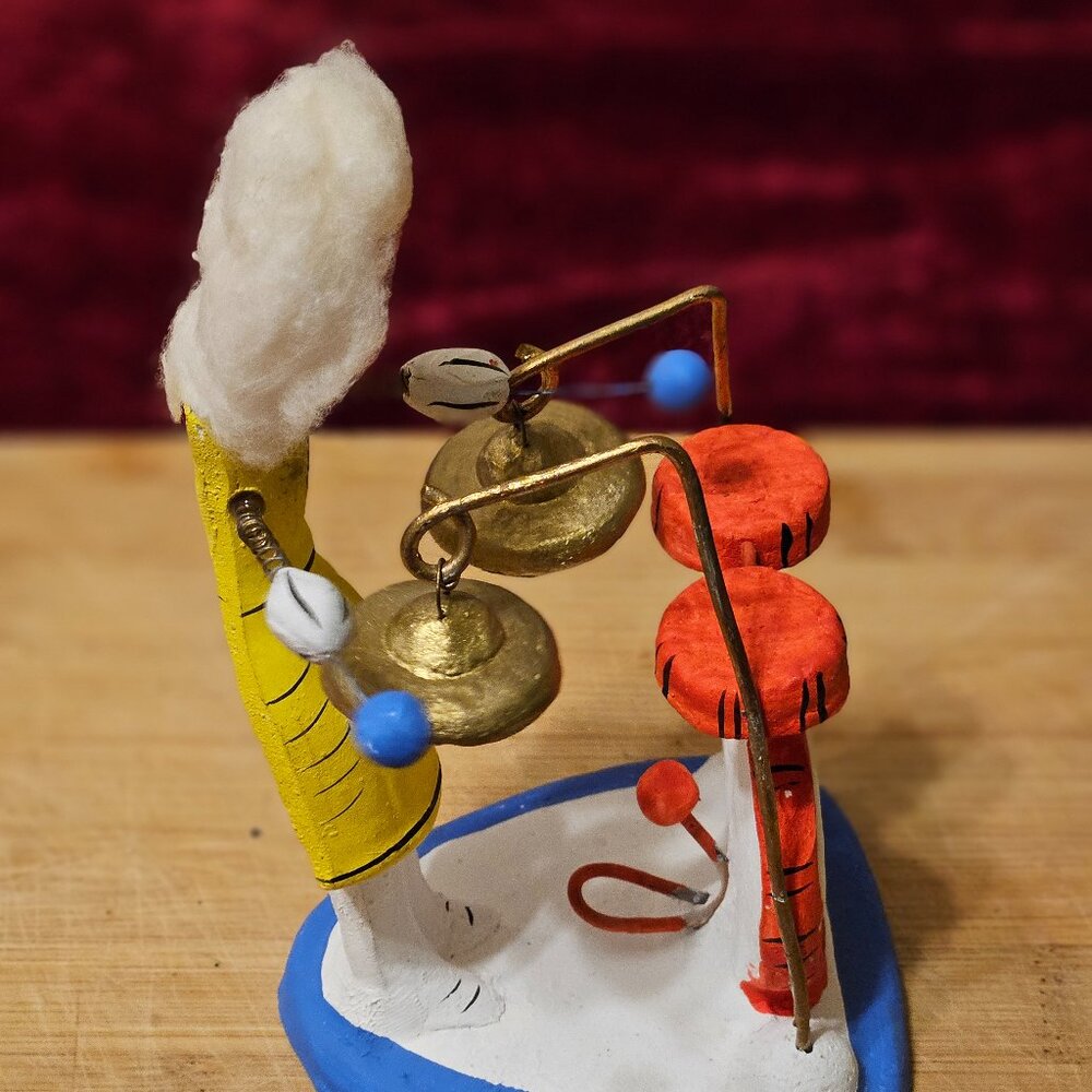 VTG OAXACAN FEMALE DRUMMER - Picture 3 of 3